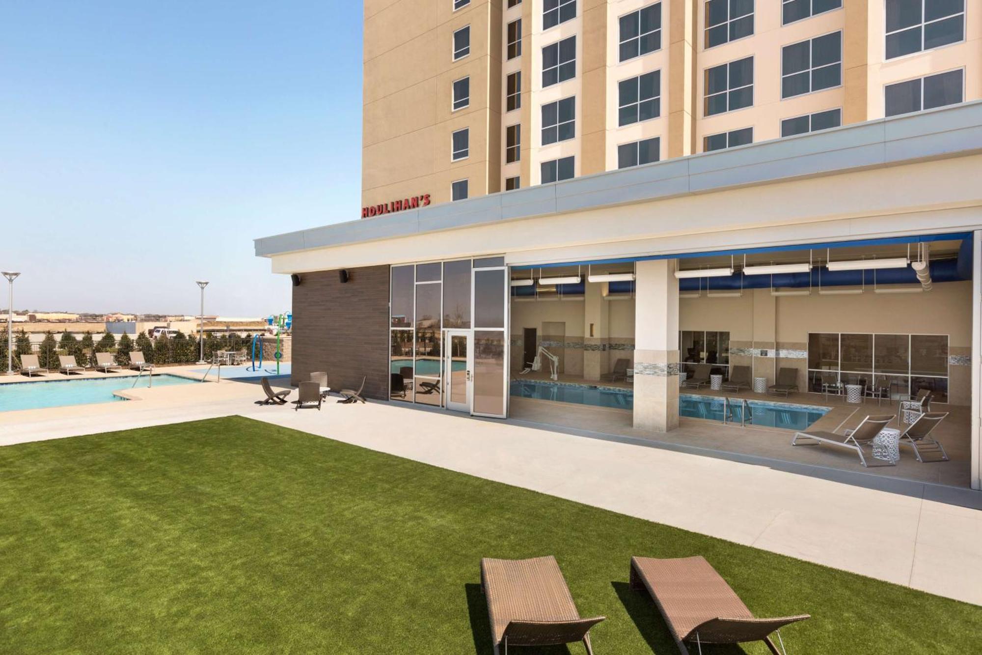Embassy Suites By Hilton Denton Convention Center Exterior foto